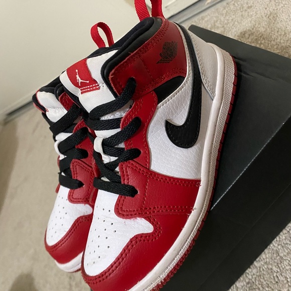 Jordan 1 Mid - Picture 3 of 5